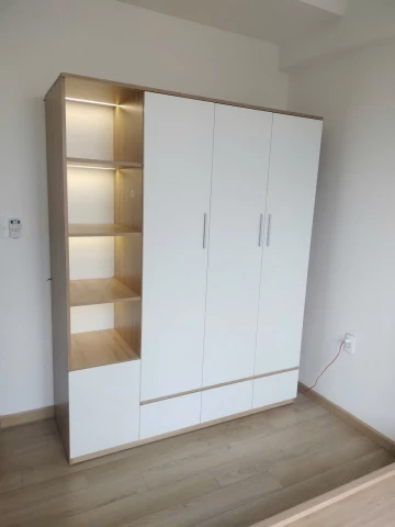 Tủ quần áo gỗ MDF có kệ led trang trí TQAGPT