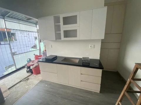 Tủ bếp chống ẩm phủ Melamine KM06
