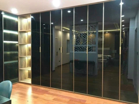 Tủ quần áo cánh kính