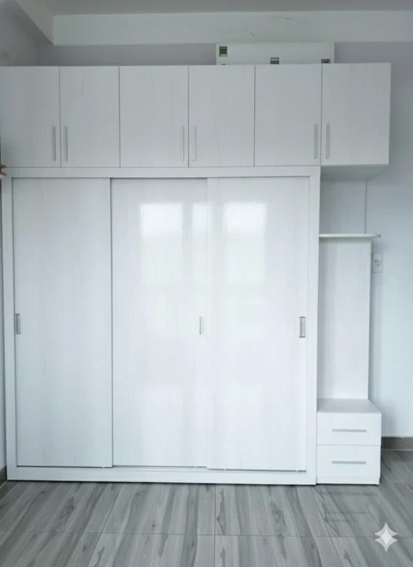 Tủ quần áo gỗ MFD có kệ trang trí 01